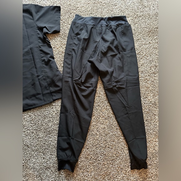 Wonderwink. Women’s scrub set. Various sizes - Picture 4 of 6